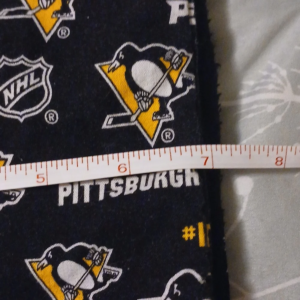 Handmade Pittsburgh Penguins Logo Unisex Scarf With Pockets For Hands